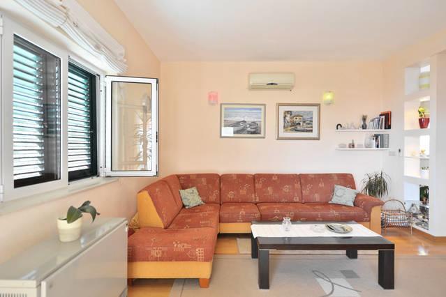 Apartment Lejo Jesenice  Kamer foto