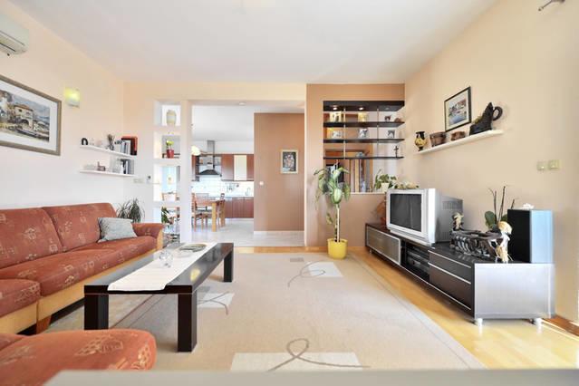 Apartment Lejo Jesenice  Buitenkant foto
